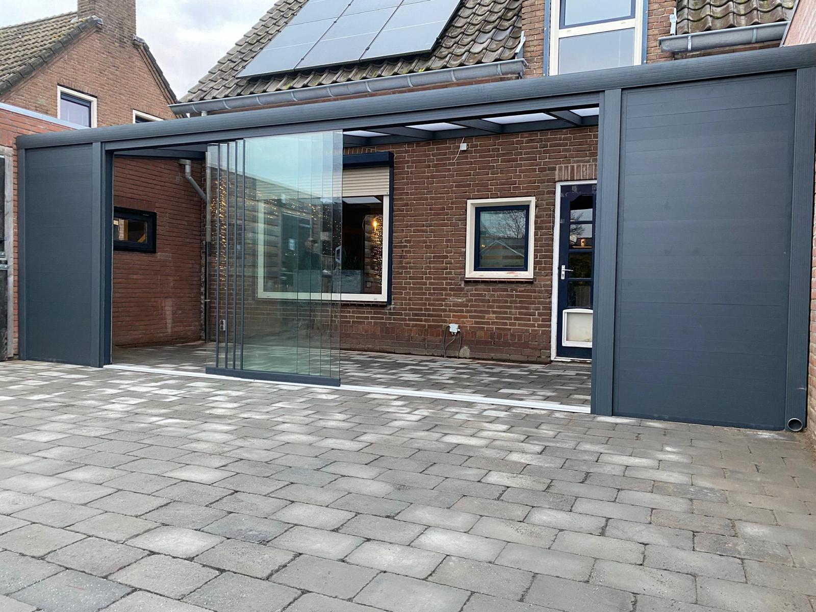 Moderne WPC Überdachung